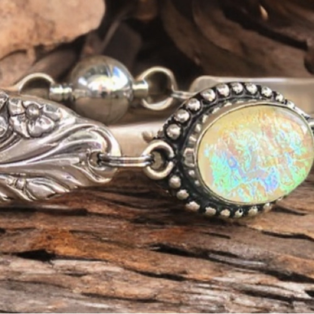 Elegant Silver and Opal Bracelet